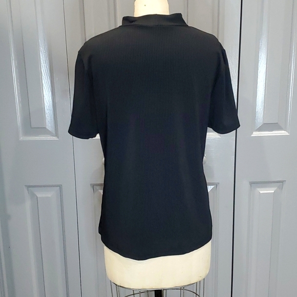 WOMENS COLLARED BLACK TEXTURED KNIT TSHIRT WITH CHEST CUTOUT SIZE 3X - Picture 3 of 11